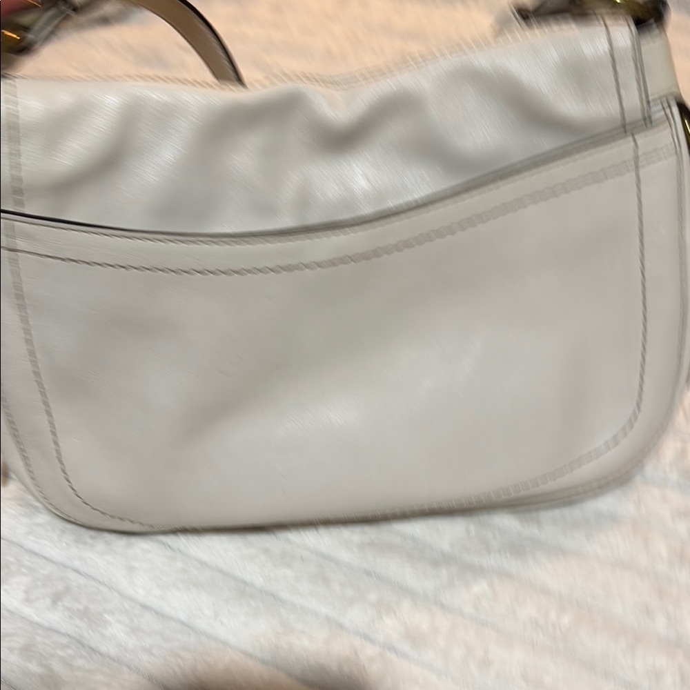Elegant Cream Shoulder Bag - Picture 8 of 10
